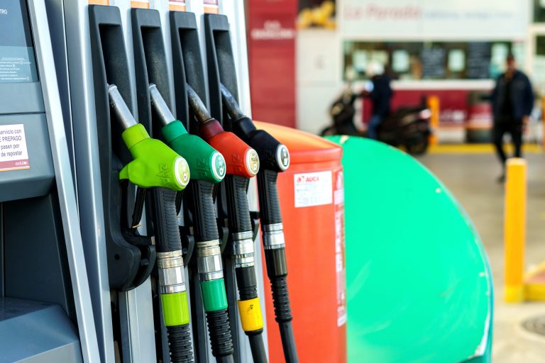 Fyra av tio bensinstationer hotas av stängning