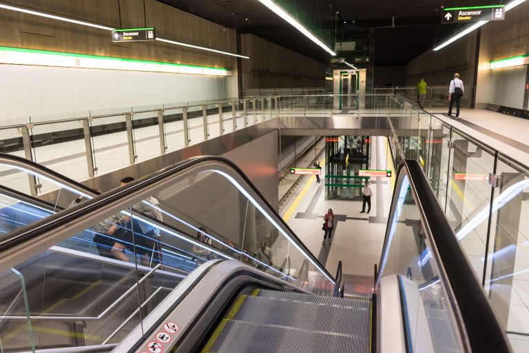 Málagas tunnelbana öppnar innan ferian