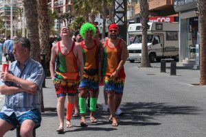 Inga fler halvnakna svensexor i Málaga