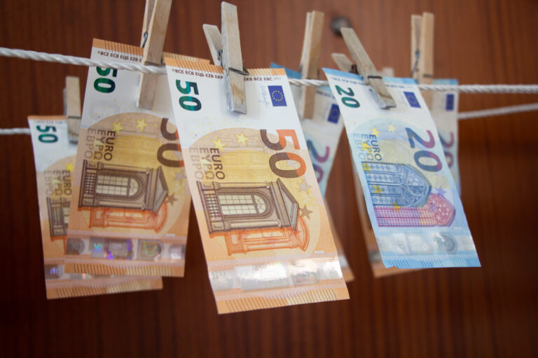 Banco de España informerar om hur man upptäcker förfalskade sedlar