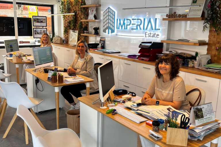 Den lilla mäklaren med den bra servicen