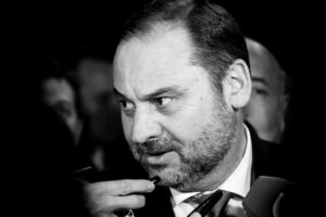 Aktuell kommentar: Hur klumpig kan man vara?