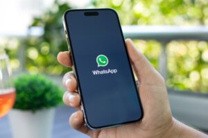 Polisen varnar för nytt WhatsApp-bedrägeri ”Rösta på mitt barn”